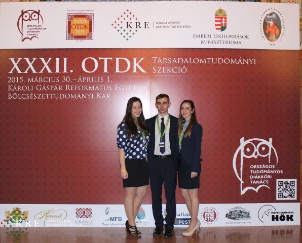 OTDK fal előtt készült képek